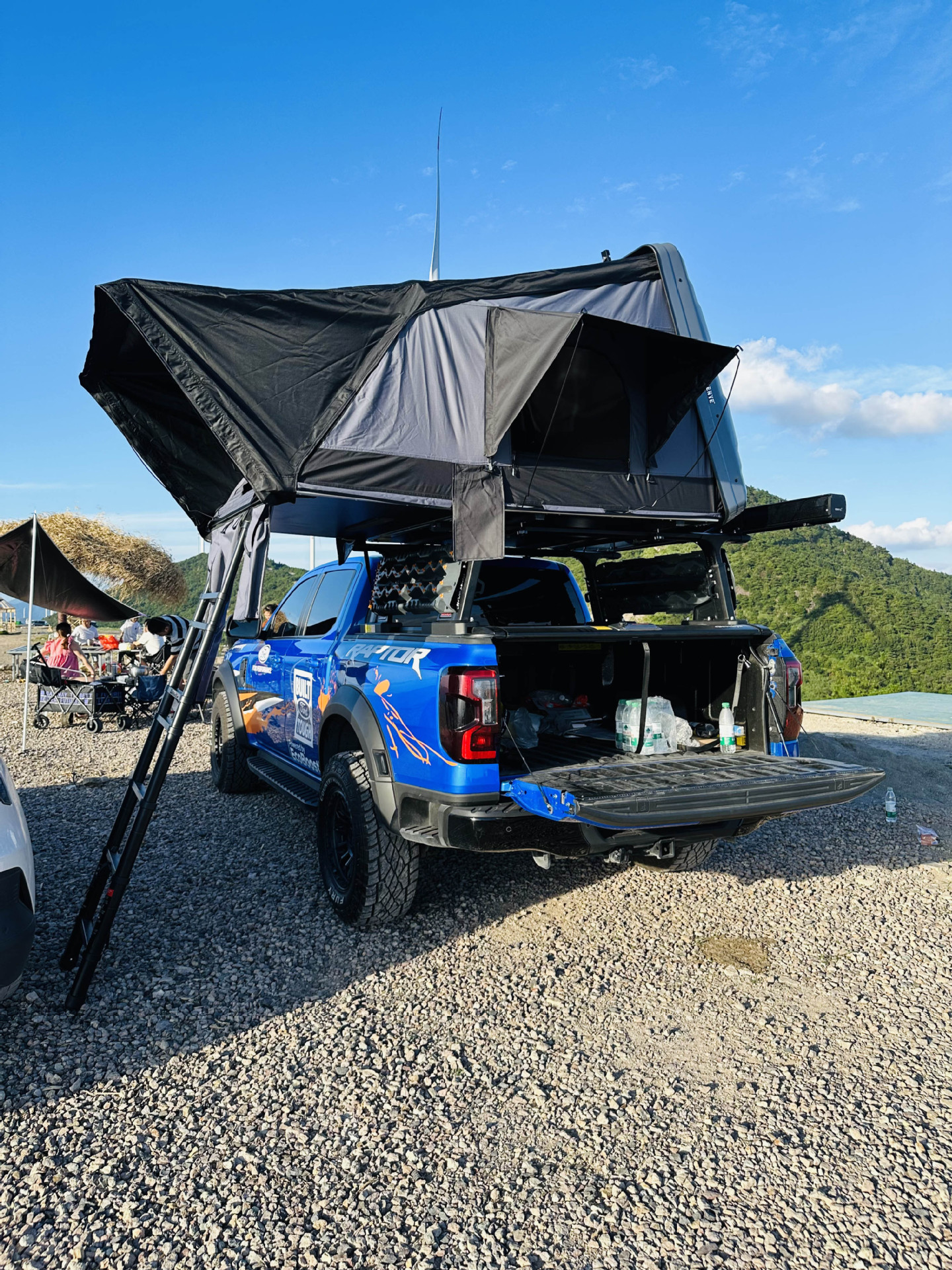 Hard Folding Side-Opening Suv Car Roof Tent with Aluminum Alloy Hard Top, Fully Automatic Quick-Opening Car Roof Tent