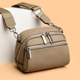 �����^��ţƤ2025�¿�б�溆�s�ٴ�����С���߼���С����ƷŮ��