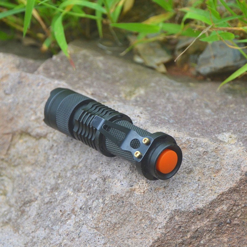 Q5调光迷你强光手电筒 SK68两用电源 伸缩变焦手电筒 led充电电筒
