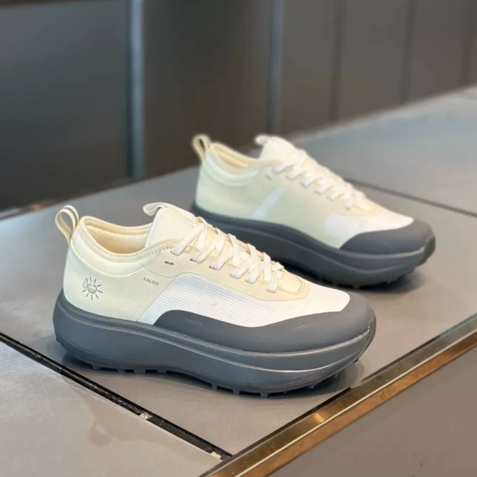 2025 весенняя новая мужская обувь, спортивная и повседневная обувь, модная и универсальная, красивая походная обувь с низким вырезом на толстой подошве, дышащая.