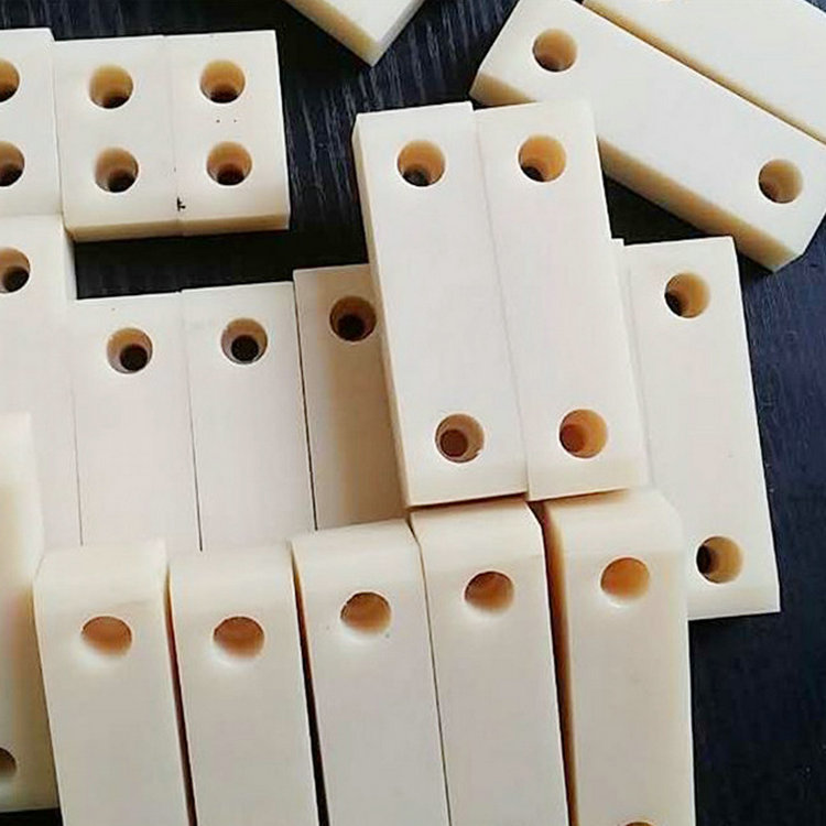 厂家定 制尼龙异形块加工挤出浇筑阻燃加铅加玻纤尼龙板塑料垫板