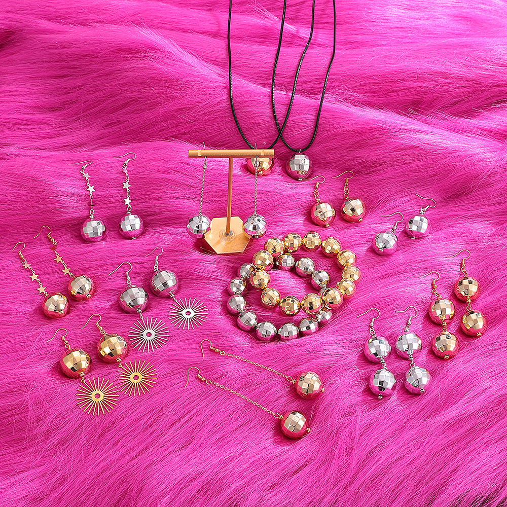 Moda transfronteriza europea y americana ronda pendientes collar retro simple disco pulsera traje de mujer electrochapado joyería al por mayor