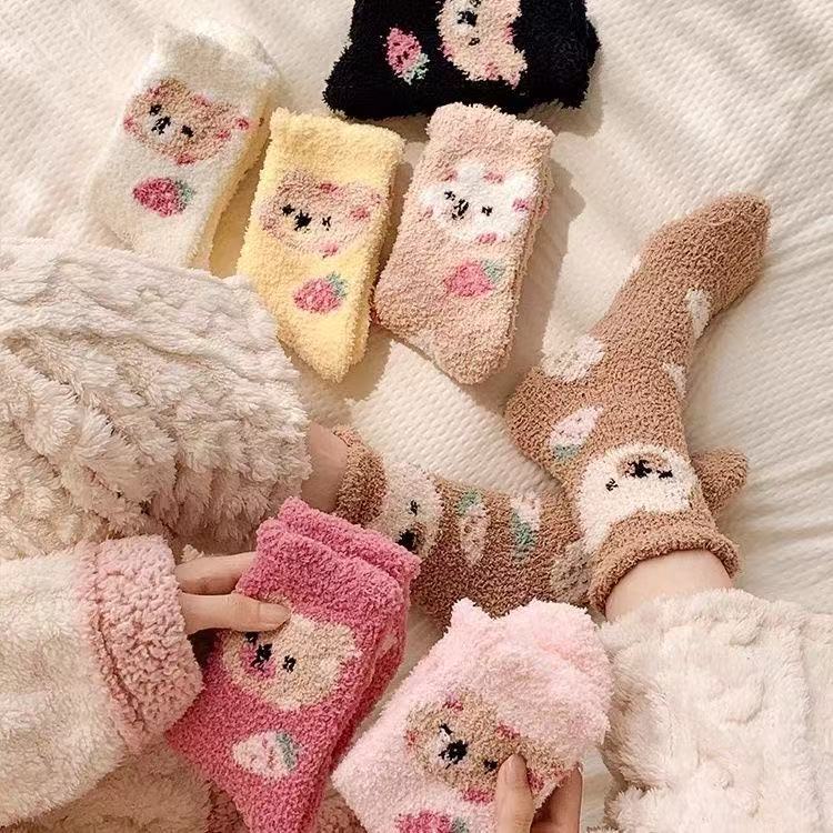 Warm and Cute Strawberry Bear Coral Velvet Thickeneded Mid-Calf Socks Sweet Home Cartoon Animal Confinement Sleep Floor