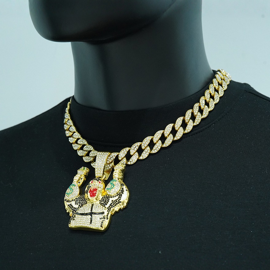 Collar con colgante de gorila 3D con diamantes de imitación para hombre, accesorio de moda europeo y americano, estilo hip-hop y motero.