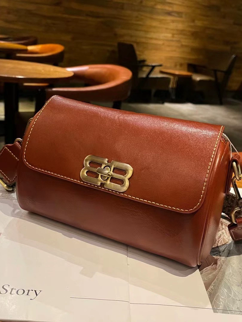 Leather shoulder bag, universal phone bag for leisure, cowhide, genuine leather