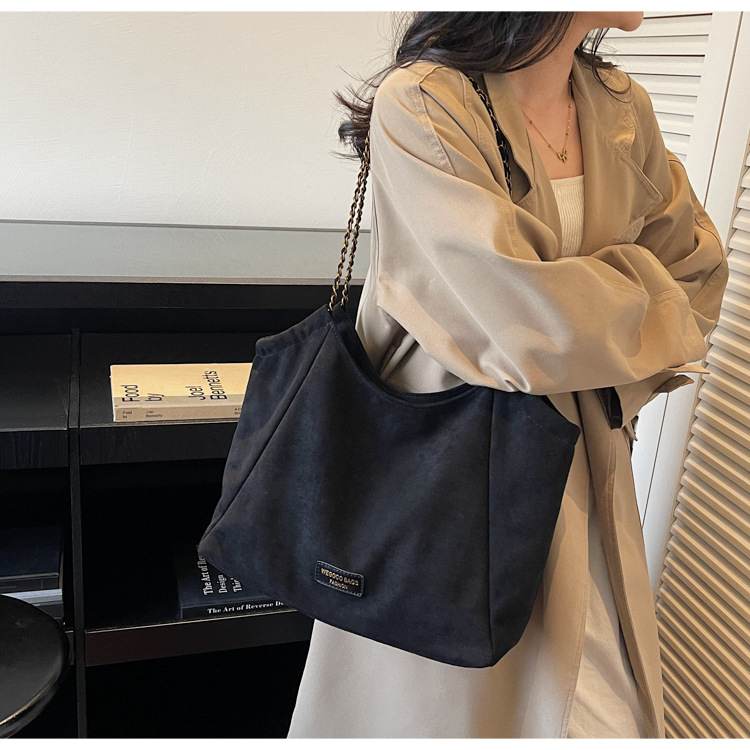Suede Effect Chain Strap Slouchy Tote Bag 29