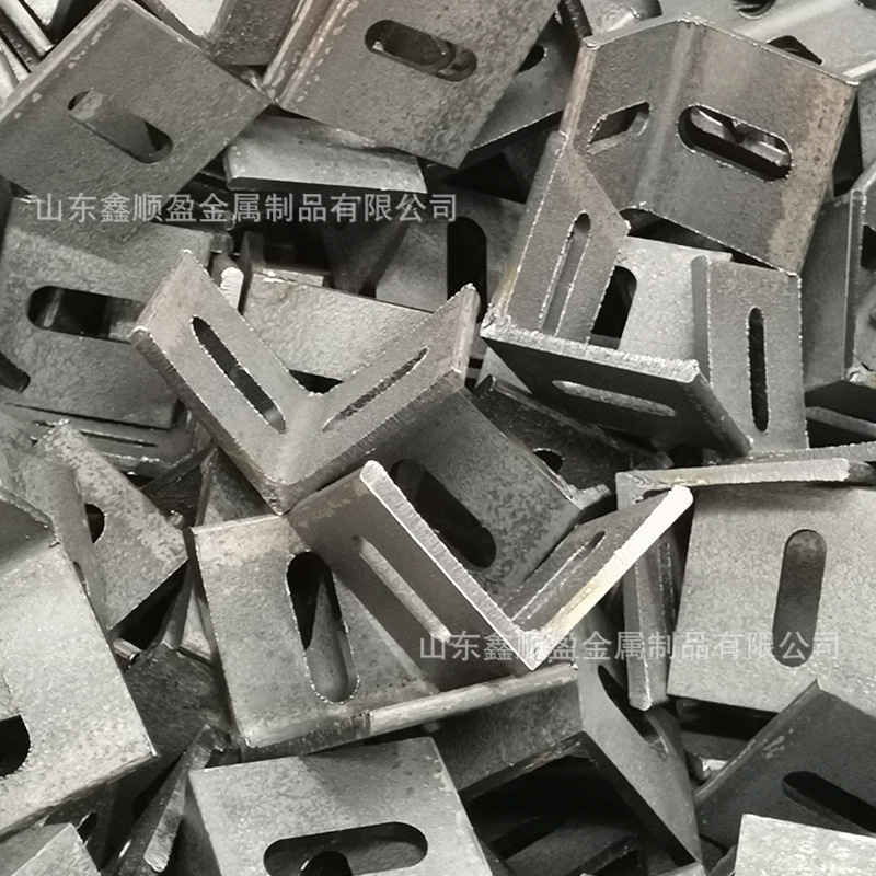 建筑用50*4角铁Q235B碳钢角钢6-12米角钢生产厂家可激光打孔切割