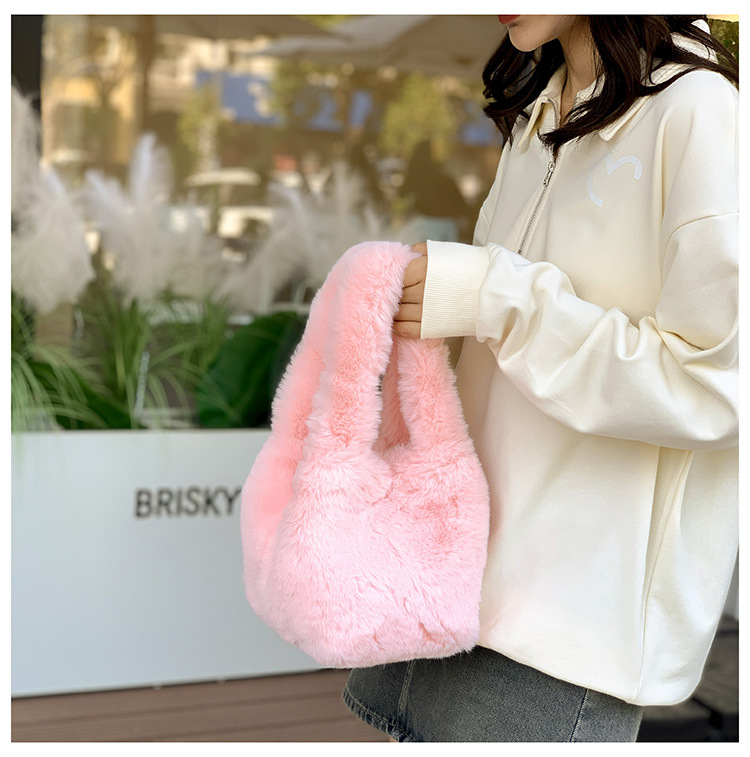 New handbag for women in 2024 with a high-end feel, solid color plush bag, fashionable and versatile handbag, cute_voghion.com