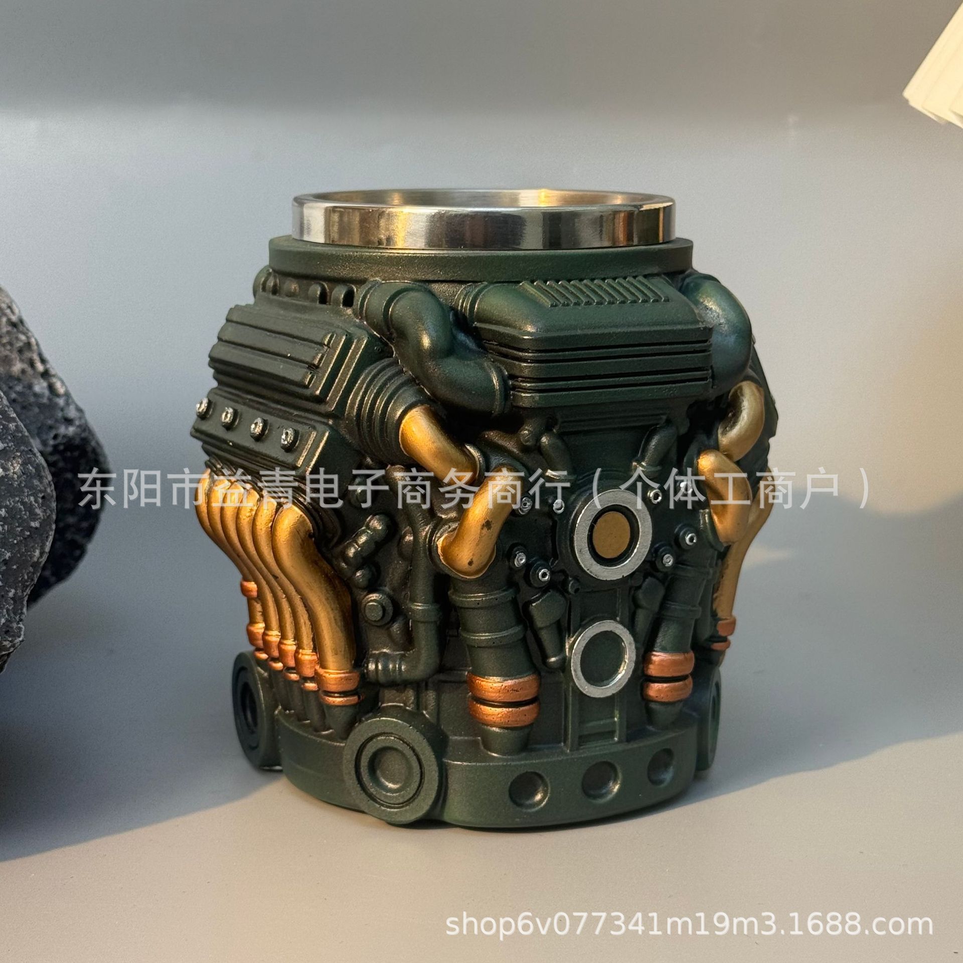 Nuevos productos transfronterizos V12 motor de resina con taza de revestimiento interior simple personalidad mecánica taza de acero inoxidable