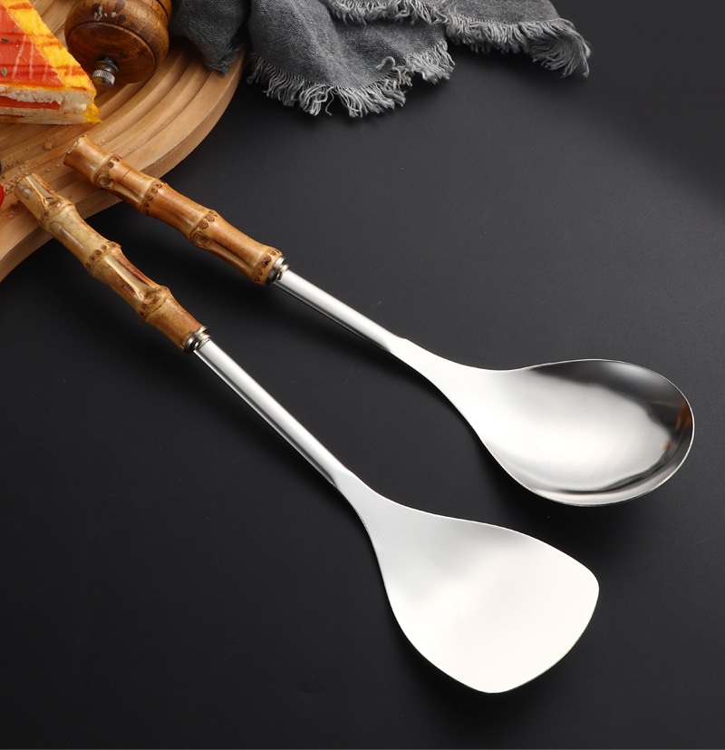 Espátula de cocina de acero inoxidable con mango de bambú_voghion.com
