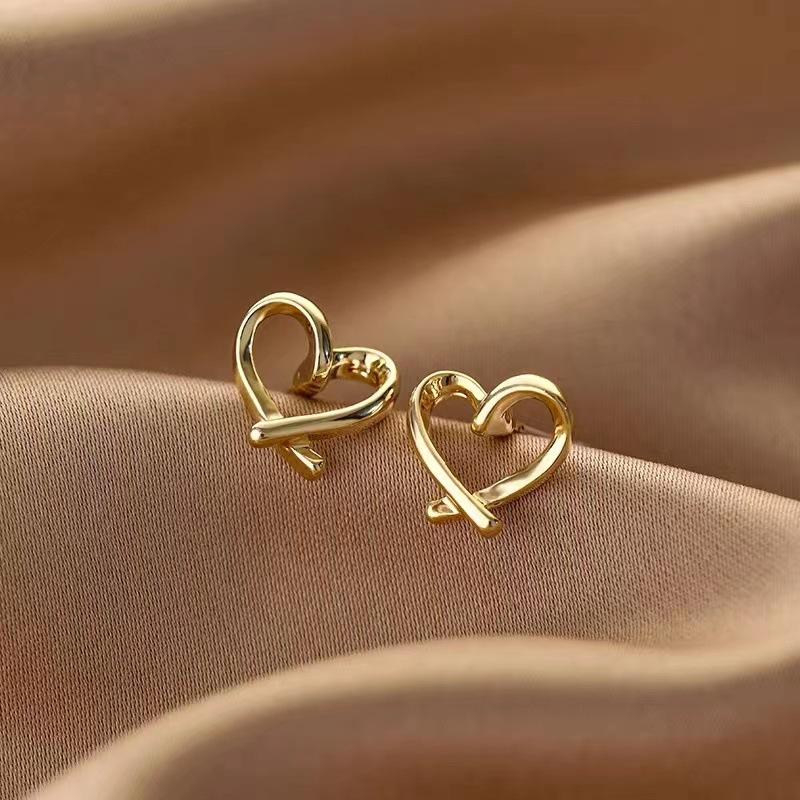 43#Love Earrings