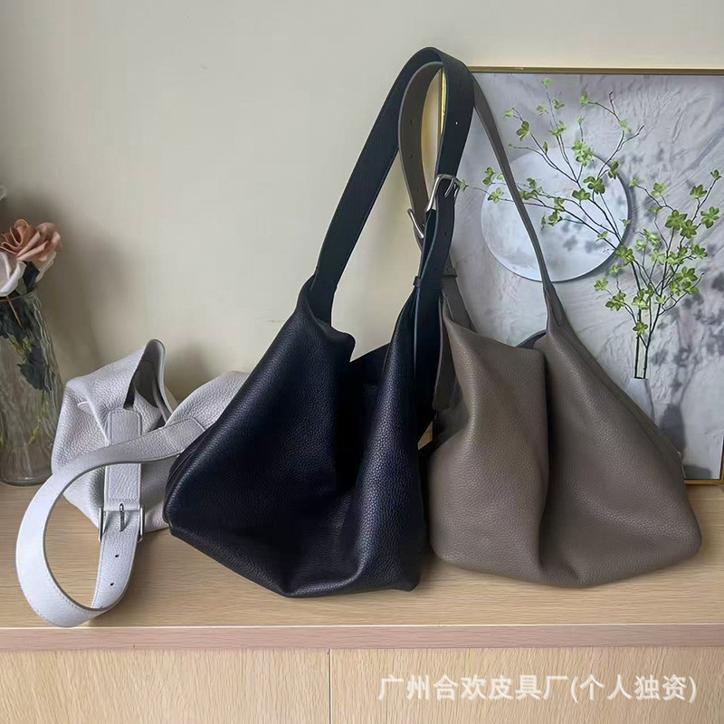 Tr New Imported Deerskin Isa Bag Hobo Shoulder Bag Minimalist Commuter Ultra-Light Tote Handbag Urban Simple