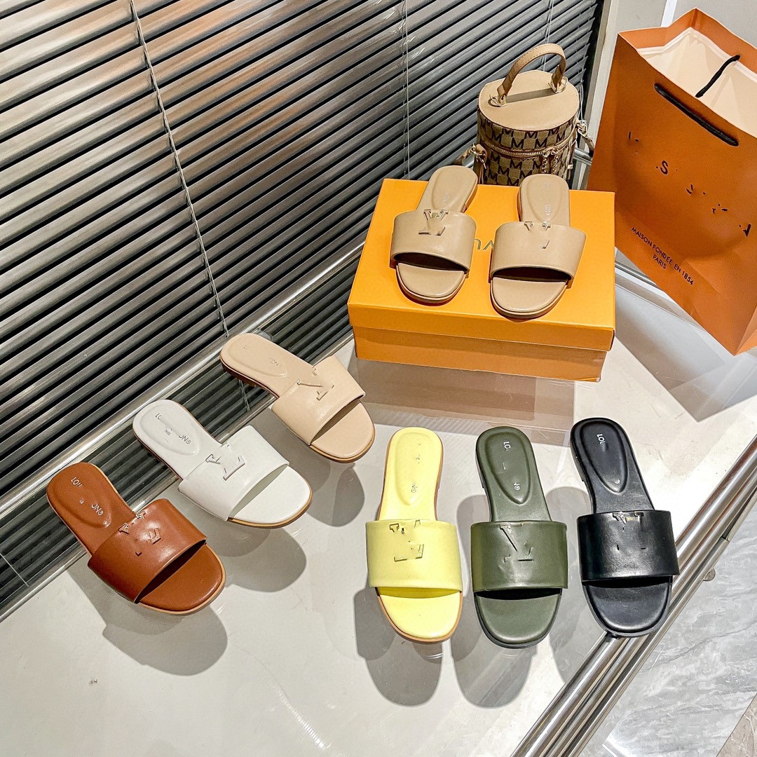 外贸高版本L家平底拖鞋女金属钻扣羊皮全包防滑百搭一字拖鞋批发