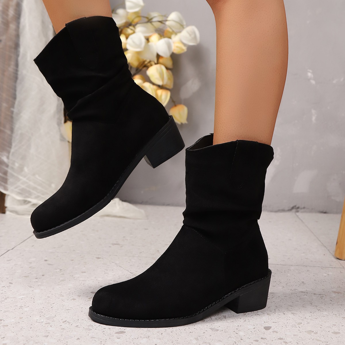 Women's Retro Plus Size Pleated Slouch Boots Chunky Heel Slip-On Suede Martin Boots Winter New Style Size 43_vogvips.com
