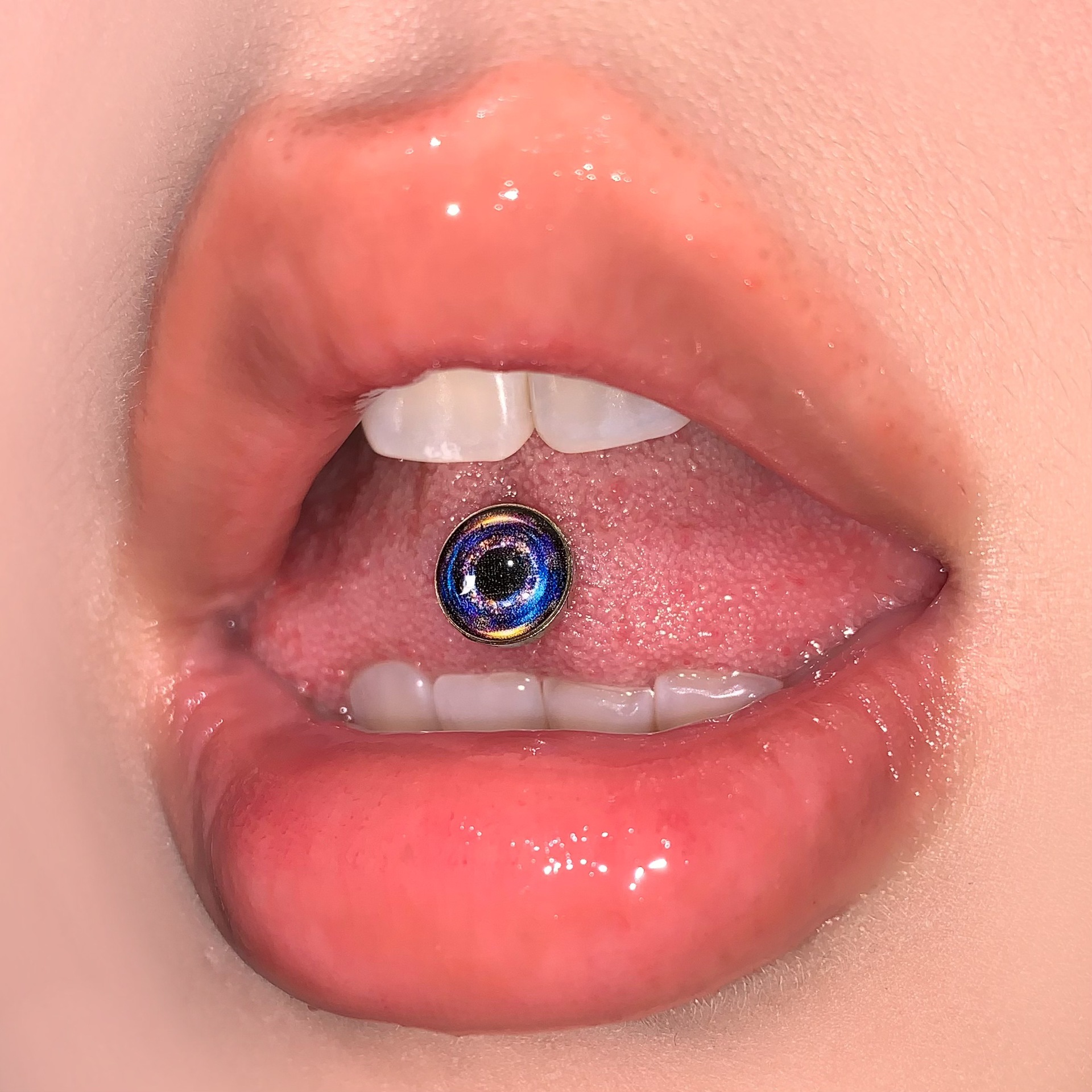 Pointed labret stud close-up product detail