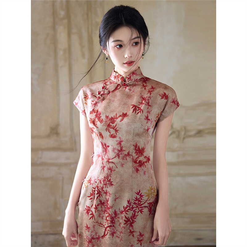 Traditional Flat-Cut Full-Open Red Cheongsam 2025 New Improved Young Style for Girls, Stunning New Chinese Style Summer Thin