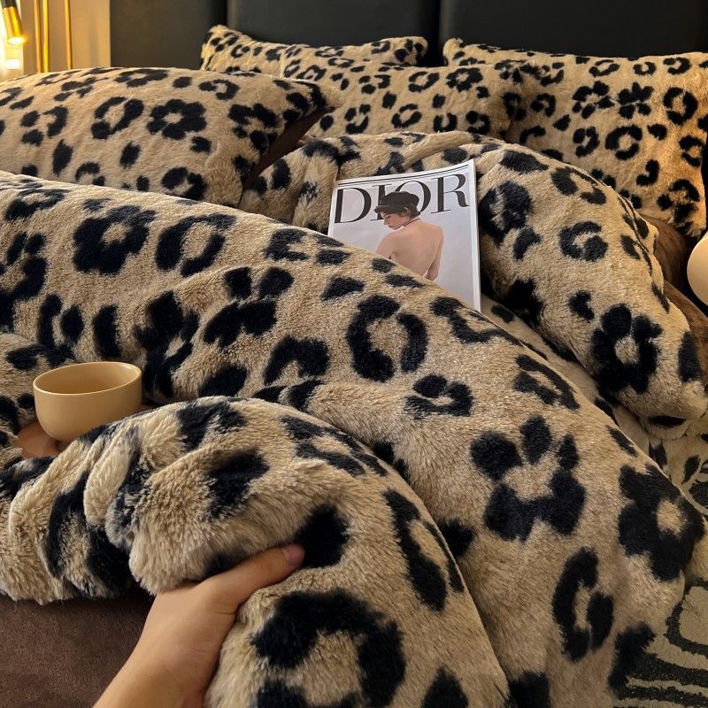 兔毛绒冬季四件套床笠加厚保暖牛奶珊瑚绒豹纹床单被套三件套