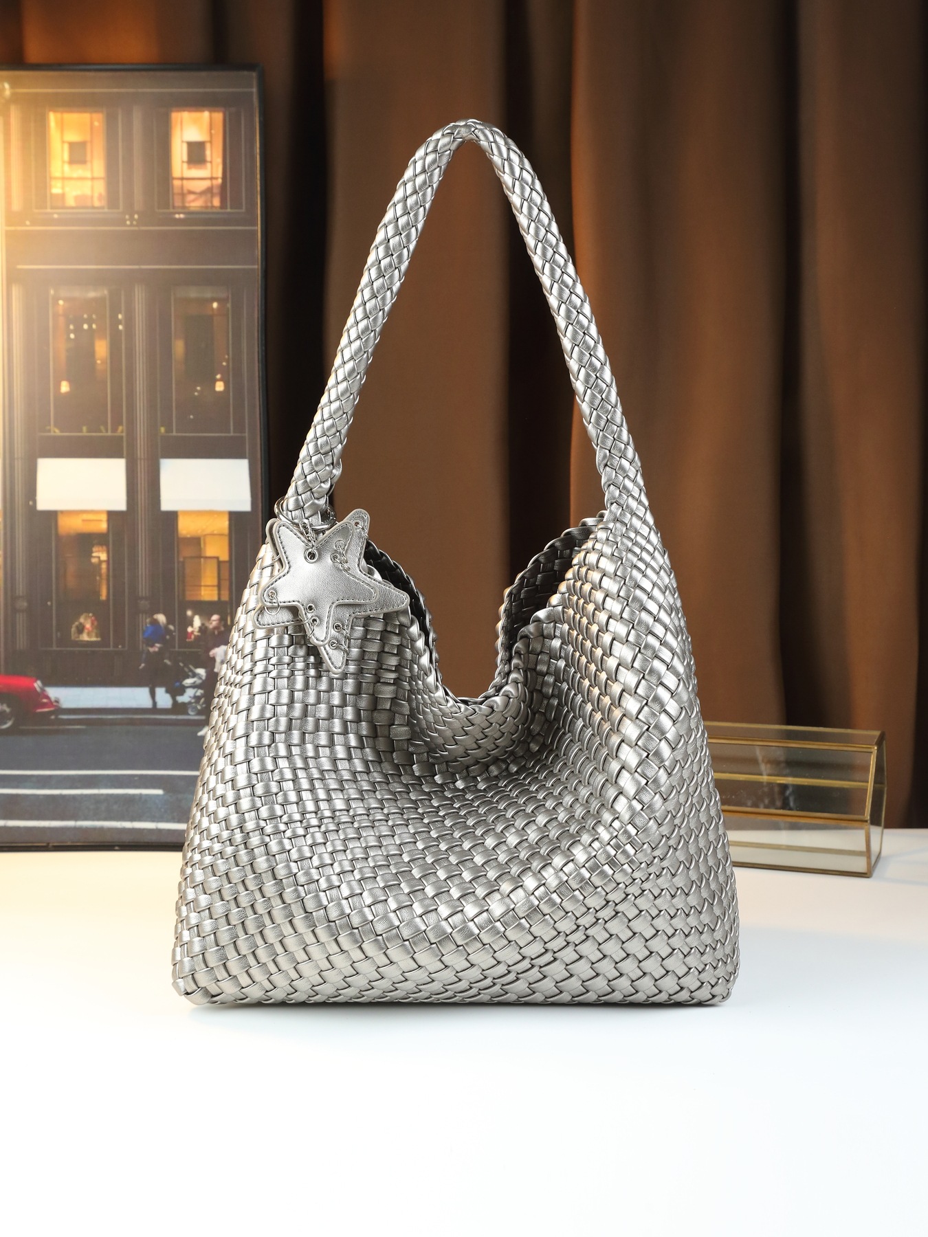 Geflochtene Damentasche Im Korbdesign Mit Sternenmotiv_voghion.com