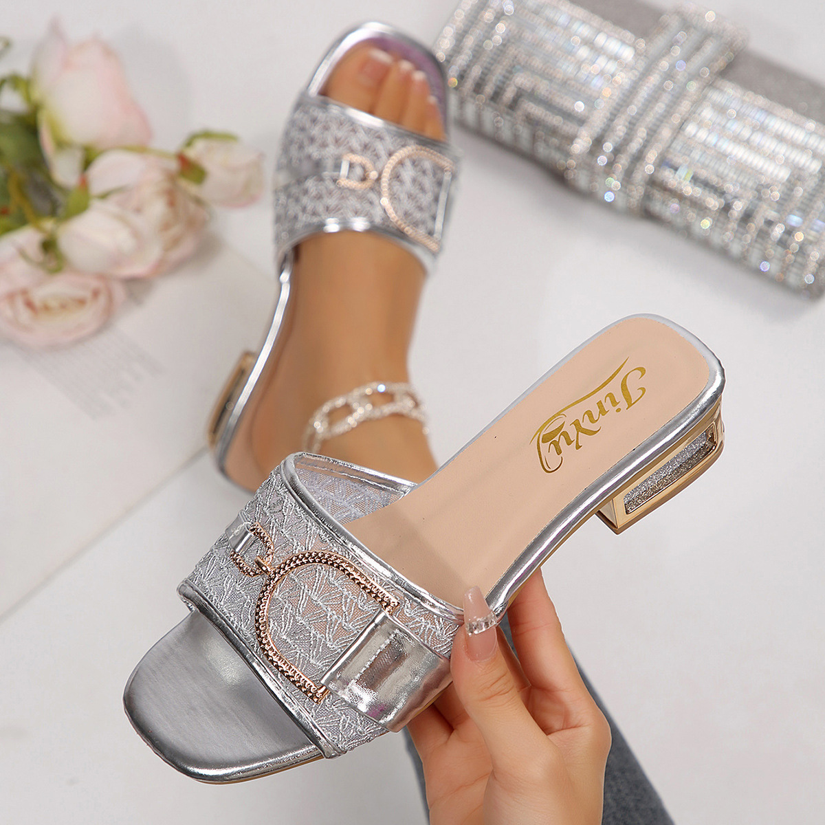 Sandalias de Tacón Alto para Mujer de Cuero Sintético con Punta Cuadrada y Cadena Decorativa para Verano image 9