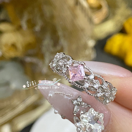 SIsi Lace Honeycomb Snowflake Gemstone Ring Vintage Gold Plated Curved Brushed Zirconia Ring Stackable