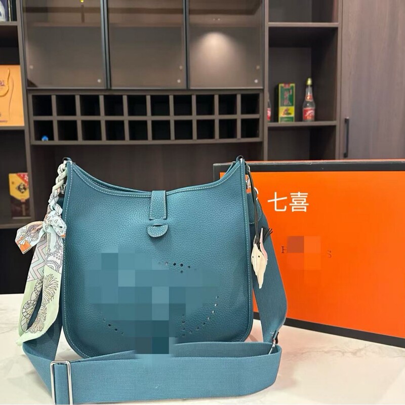 2025 New Style Genuine Leather Fashion Hollow-Out Perforated Bag Casual Women's Bag Korean Style Single Shoulder Crossbody Bag Evelyn Trend
