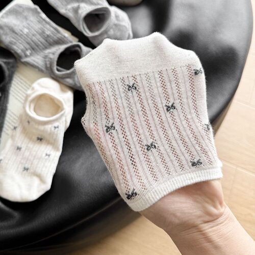 Invisible children's summer thin boat socks, sweat-absorbent and breathable, anti-slip, non-slip, sports and leisure socks, shallow mouth short socks