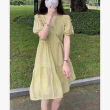 小个子2024年夏季新款法式高级感惊艳奶甜绿色泡泡袖连衣裙子夏季