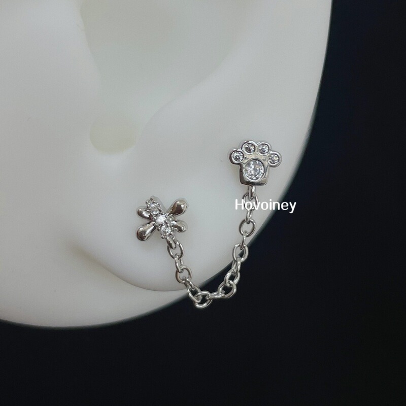 Sweet Cool Small Cat's Claw Double Ear Holes Chain Niche Earrings Titanium Steel Flat Bottom Design Sense Ear Nail All-match Ear Bone Chain