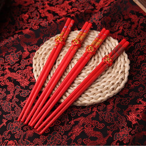 Wedding happy dragon and phoenix happy chopsticks Wedding supplies bamboo chopsticks Wedding celebration supplies Newlywed dragon and phoenix happy chopsticks