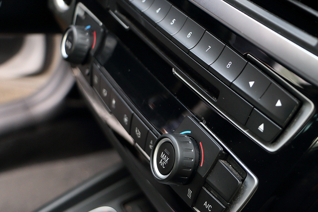 Suitable for Bmw Air Conditioning Knob Cover 1 Series 2 Series 3 Series 4 Series X1X2F30F35 Audio Volume Adjustment Button Cover