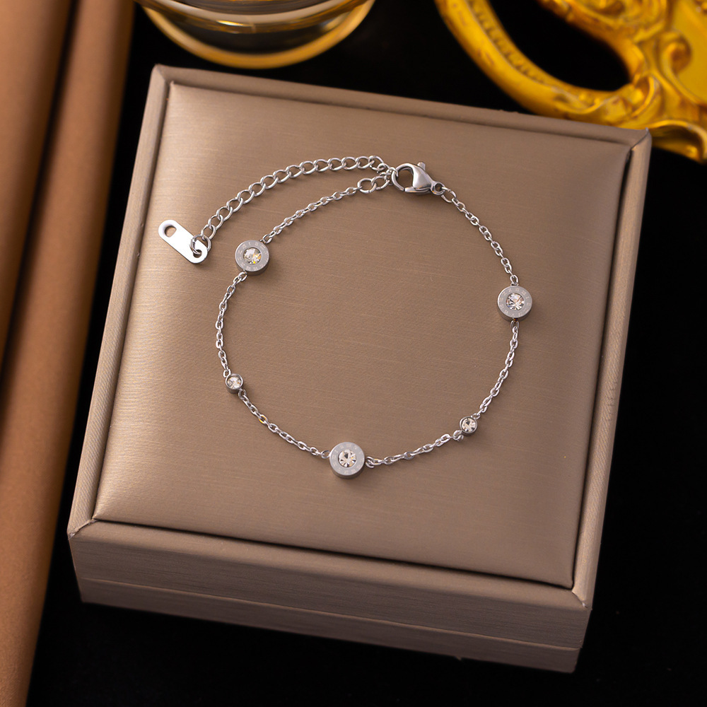 Pulsera de Acero de Titanio de Dongguan, Estilo Europeo y Americano, Diseño de Doble Cadena con Cuchillas, Exagerada, Hip-Hop, para Otoño e Invierno, No se Destiñe, para Mujer