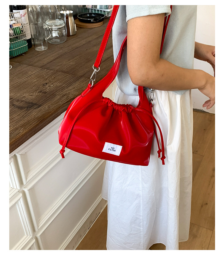 New 2025 Pleated bag for women, large-capacity, fashionable and versatile shoulder bag, nylon fabric casual commuting crossbody bag for women undefined