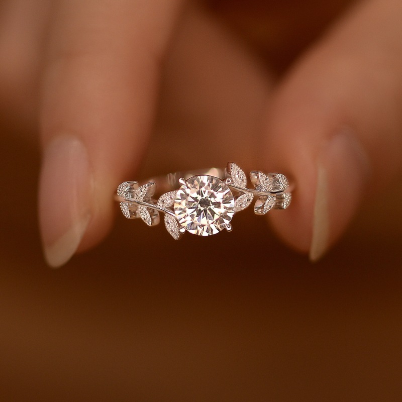 Xiaohongshu's Same Style Silver Ring for Women, Laurel, Moissanite, One Carat, Closed Mouth, Electroplated White Golden Niche Design Xiaohongshu's Same Style Silver Ring for Women, Laurel, Moissanite, One Carat, Closed Mouth, Electroplated White Golden Niche Design