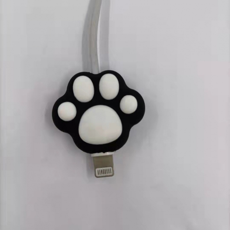 검은 고양이 발톱