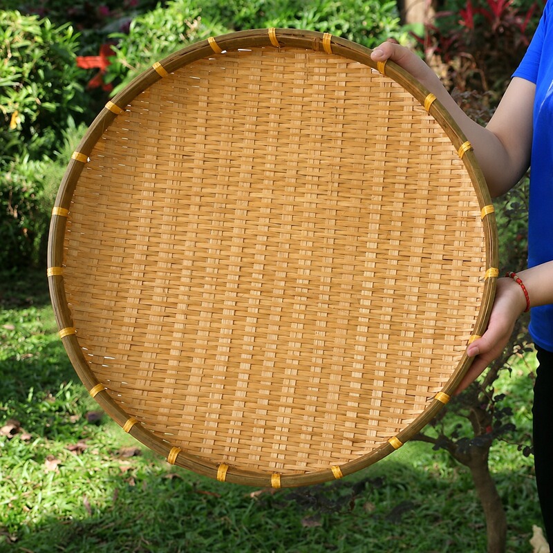 Vintage Bamboo Dustpan for Sale, Handmade Round Bamboo Basket for Sun-Drying, Storage, and Household Use, Suitable for Filtering Oil and Filtering Rapeseeds