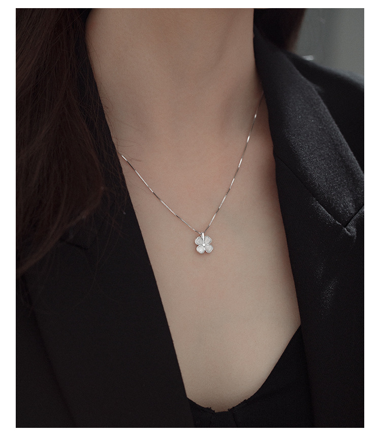 Sterling Silver Material Four Leaf Clover Pattern Elegant Simple Style Four Leaf Clover Sterling Silver Plating Inlay Opal Zircon Pendant Necklace