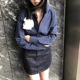 女式牛仔裤;女式T恤;休闲裤