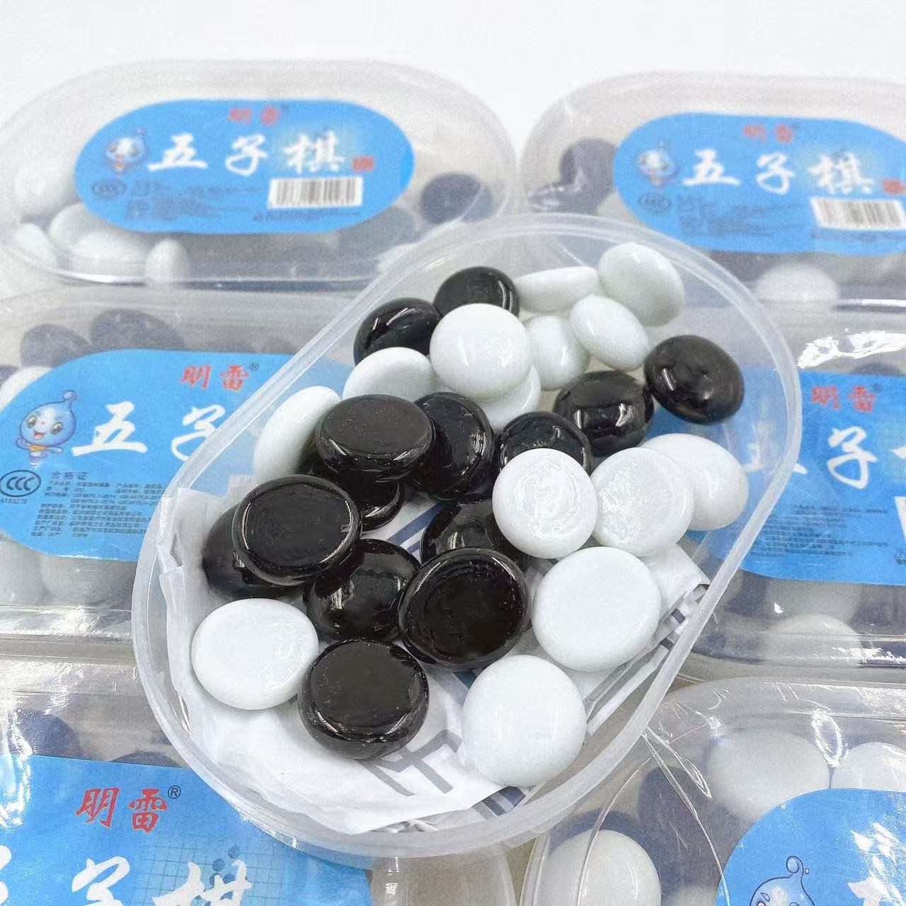 Caja plana blanca y negra juegos de ajedrez para niños juegos de ajedrez juguetes de ajedrez de dos yuanes tienda de supermercado de productos básicos de suministro de juegos de ajedrez de ocio lotes