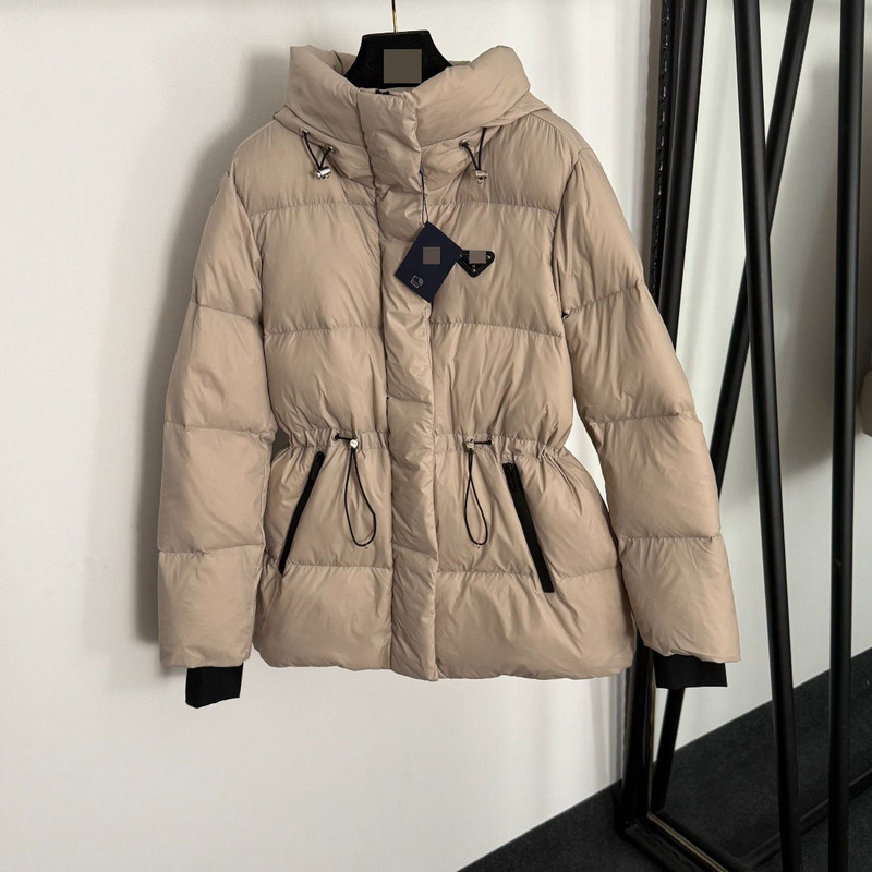 新款 logo三角标装饰收袖口拼接长袖腰部抽绳收腰连帽羽绒服外套|undefined