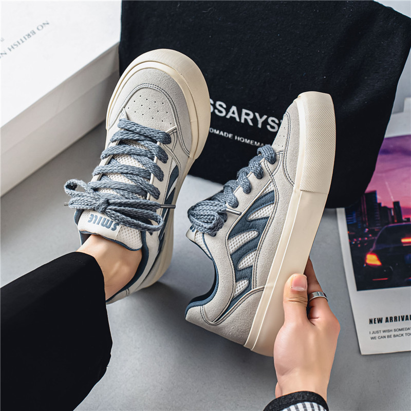 2025 nuevos zapatos blancos de estilo retro, zapatos de todo fósforo, zapatos casuales de tiro callejero de estilo ins para hombres, zapatos de estudiante de moda, zapatos de hombre