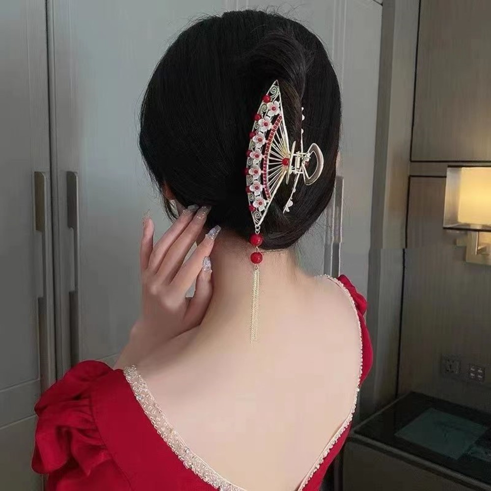 Women's Chinoiserie Retro Geometric Alloy Tassel Plating Inlay Artificial Pearls Rhinestones Hair Claws display picture 3