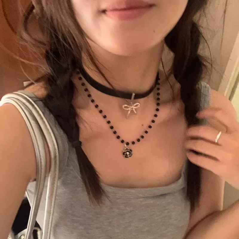 Small design choker with bow, retro necklace, accessory, 2 carat, flowered