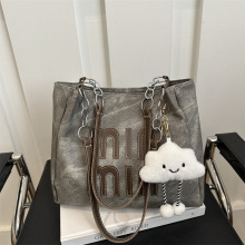 女士字母大容量单肩包2024冬季新款百搭ins休闲包高级感托特包潮