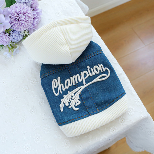 Factory direct supply/spot export pet clothes, dog and cat clothing, handsome hooded champion denim clothes