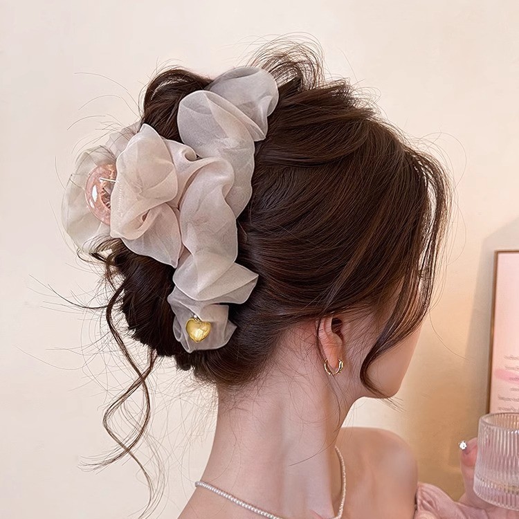 2026 New High-End Spring Hair Clip, Large Shark Clip for the Back of the Head, Gentle Pleated Mesh Hair Accessory for Women