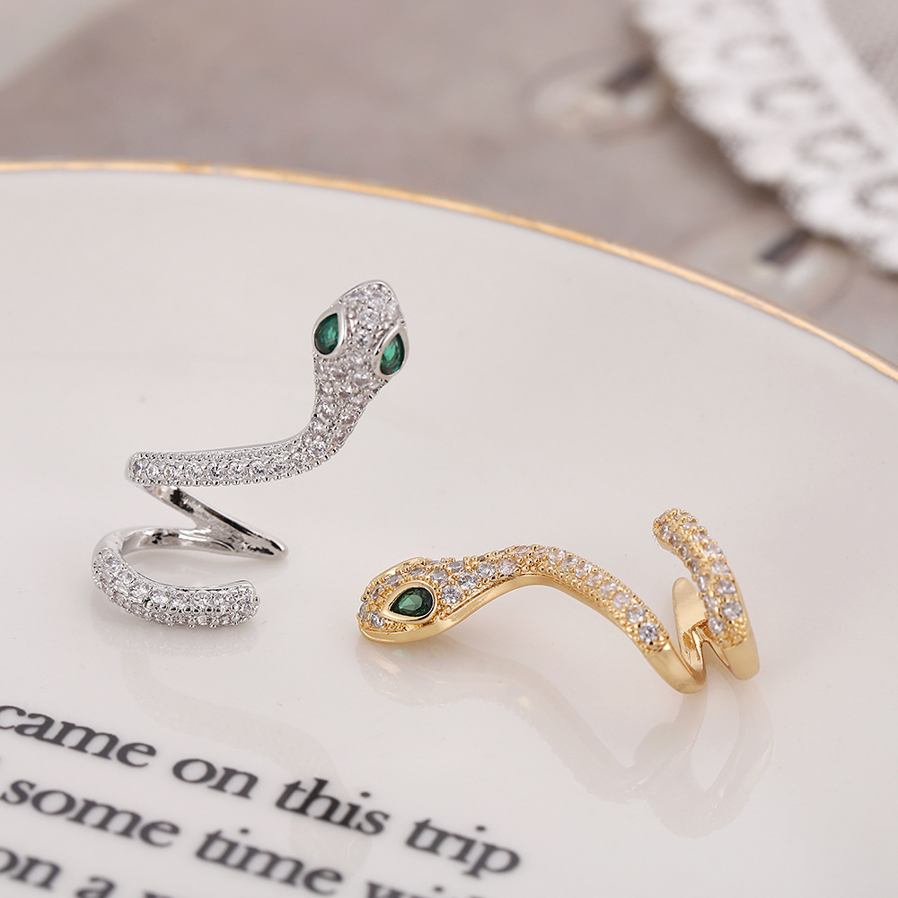 Personalidad de diseño de la sensación de serpiente oreja hueso clips sin agujeros de orejas temperamento de alta sensación de clips de orejas simple y fría orejas