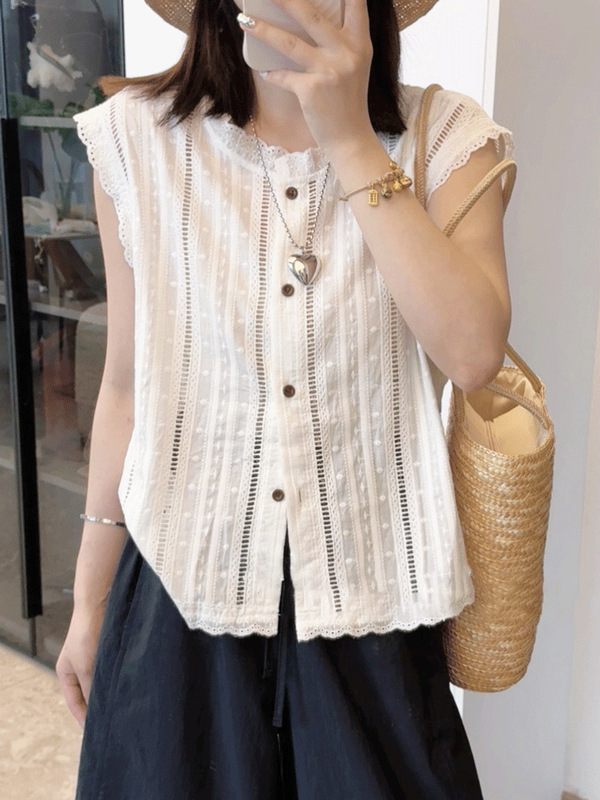 Design-Inspired Lace Trim Round Neck Hollow-Out Sleeveless Shirt for Women, Summer 2026 New Style, Loose-Fitting Youthful Blouse Top Design-Inspired Lace Trim Round Neck Hollow-Out Sleeveless Shirt for Women, Summer 2026 New Style, Loose-Fitting Youthful Blouse Top