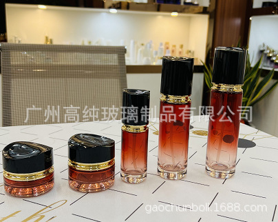 现货供应新款化妆品玻璃套装瓶(GS-012)