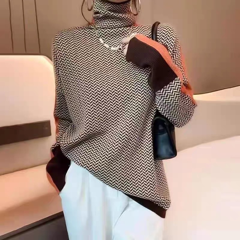 ​​Oversized Turtleneck Sweater – Contrast Sleeve Design, Soft Wool-Like Knit (S/M/L/XL, Orange/Green)​​_voghion.com