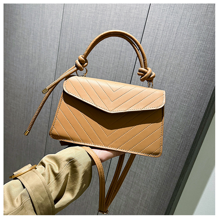 Women's Small All Seasons Pu Leather Solid Color Fashion Square Flip Cover Handbag display picture 21